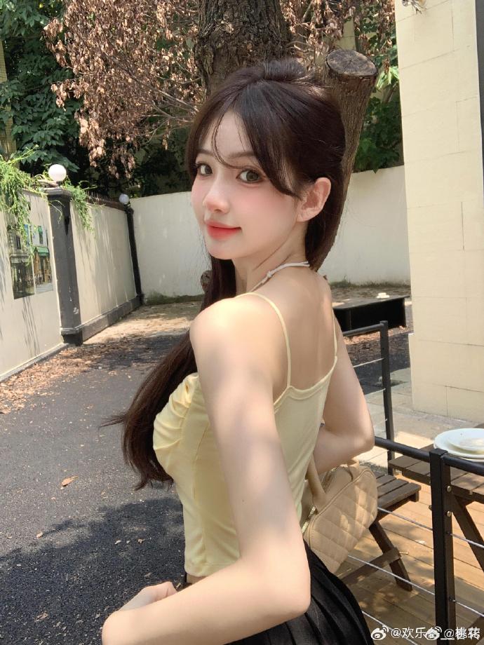 奇怪的她